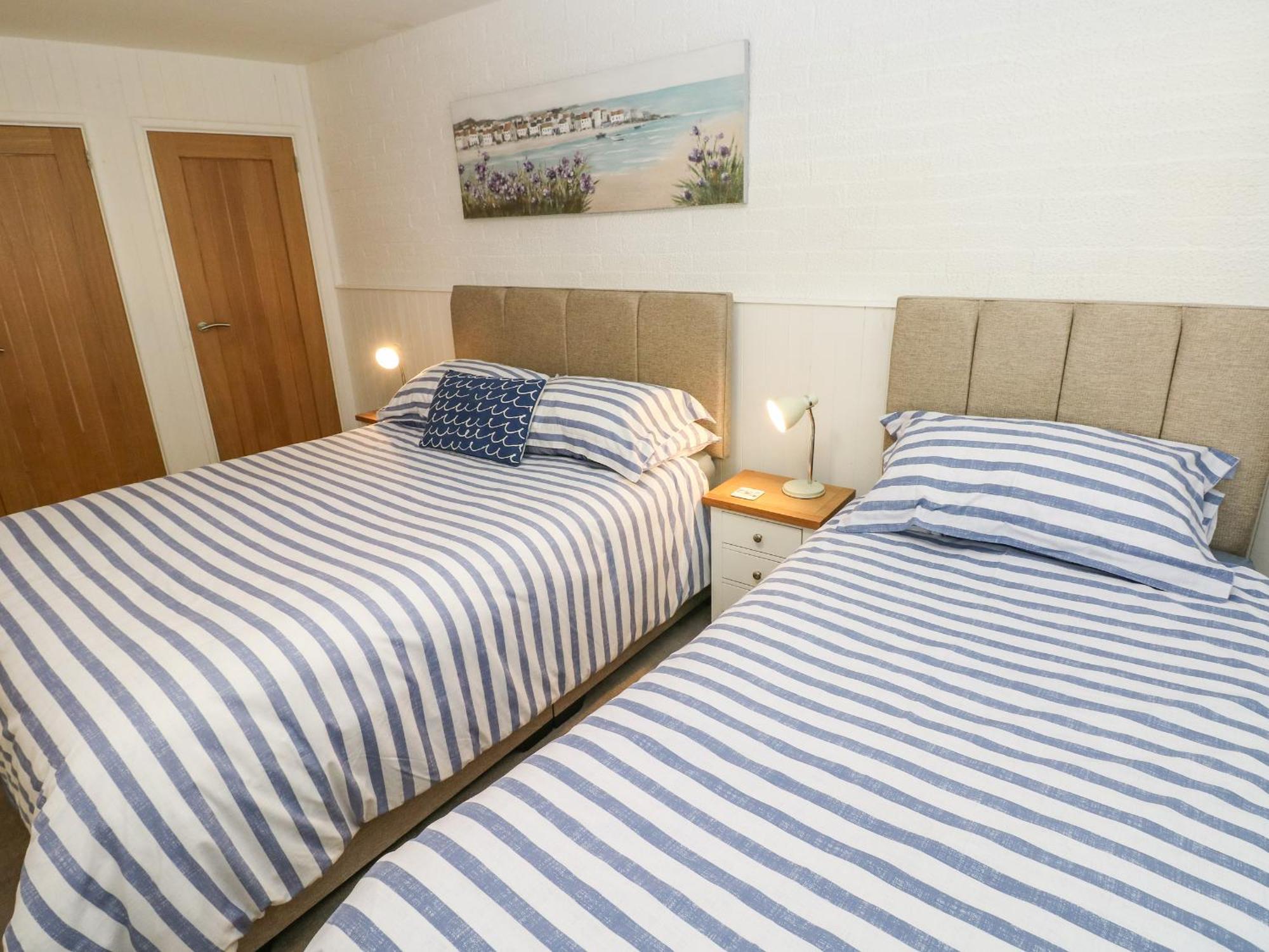 Sea Drift Apartment Tenby Exterior photo